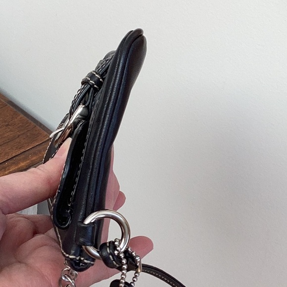 Coach vintage y2k black with silver hardware soho wristlet with lavender inside - Picture 4 of 16